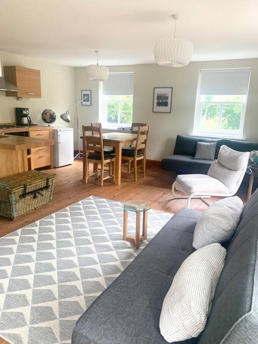 Delightful Ely House Bright And Warm With Cathedral View Apartment Exterior foto
