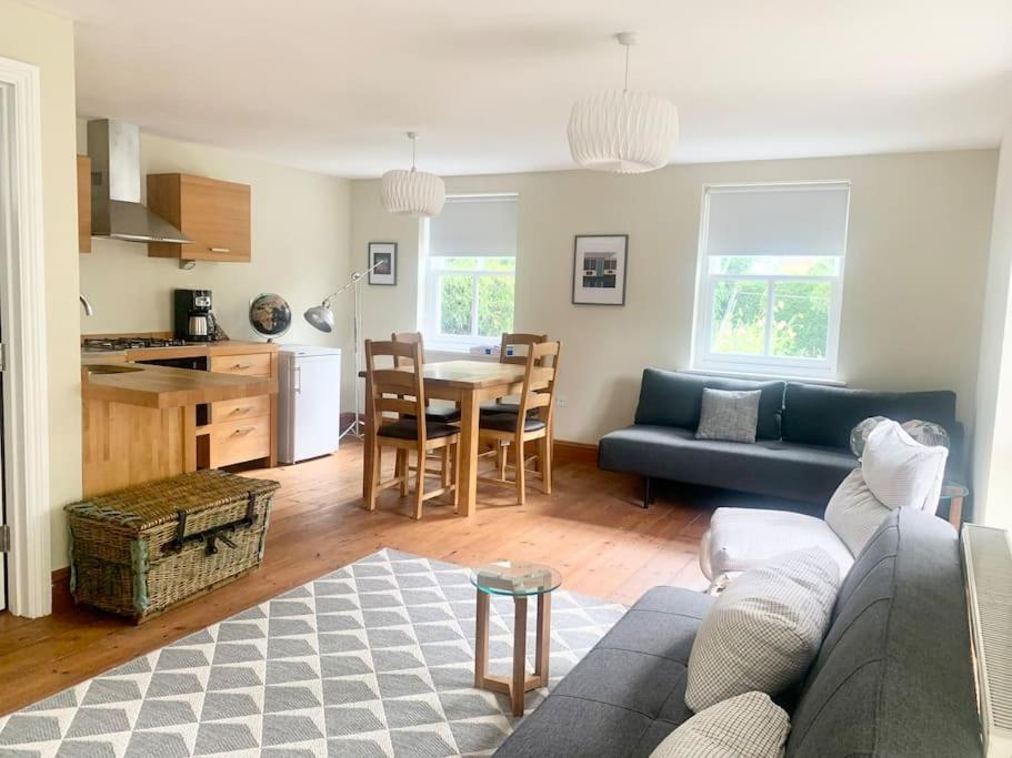 Delightful Ely House Bright And Warm With Cathedral View Apartment Exterior foto